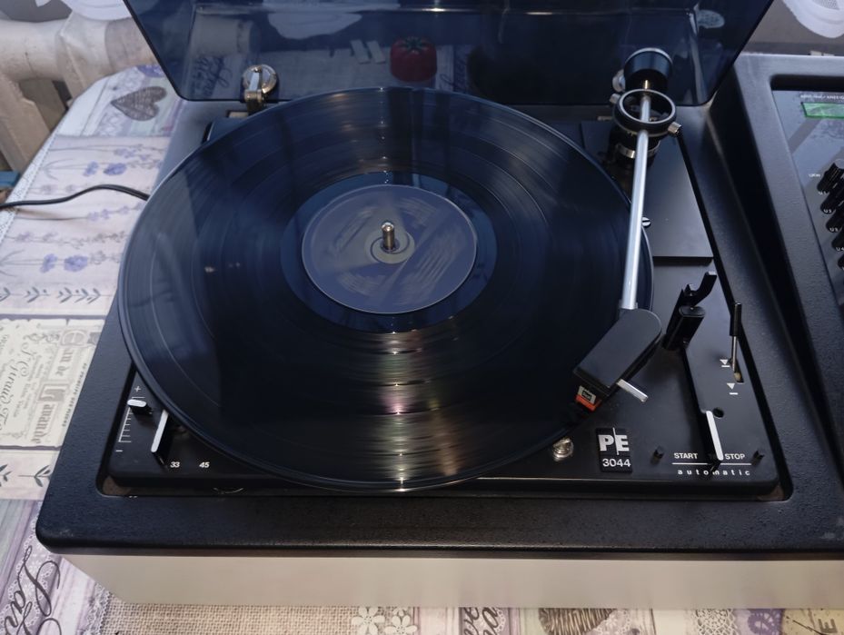 Радио грамофон Universum