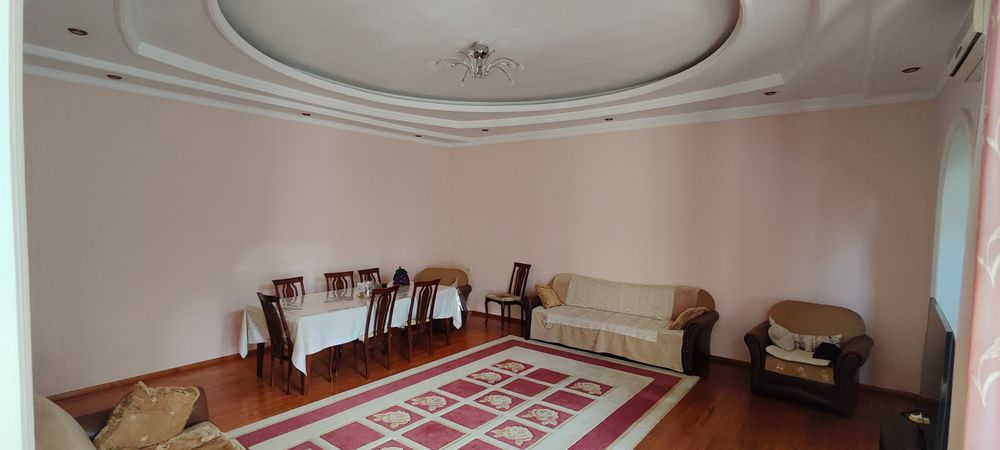Продаётся дом, участок в Яккасарайском районе. Фасад 15м. Площадь 2,65