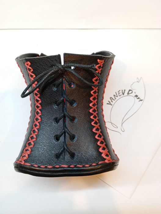 Моливник / органайзер / контейнер за моливи и химикали за бюро