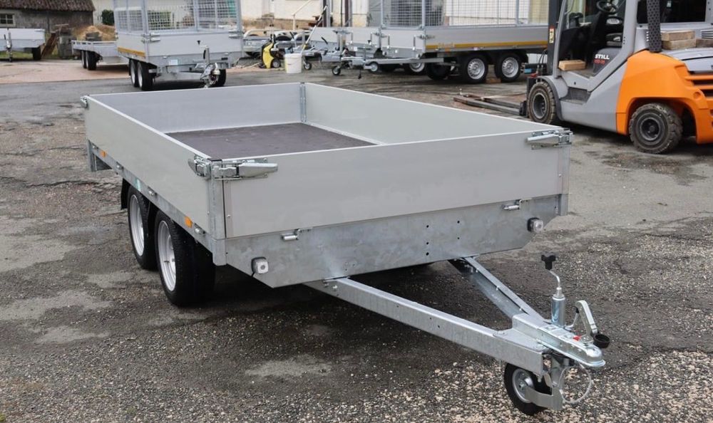 Remorca auto 750kg inchisa