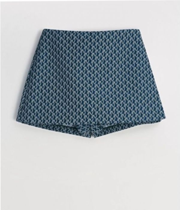 Юбка-шорты мини.