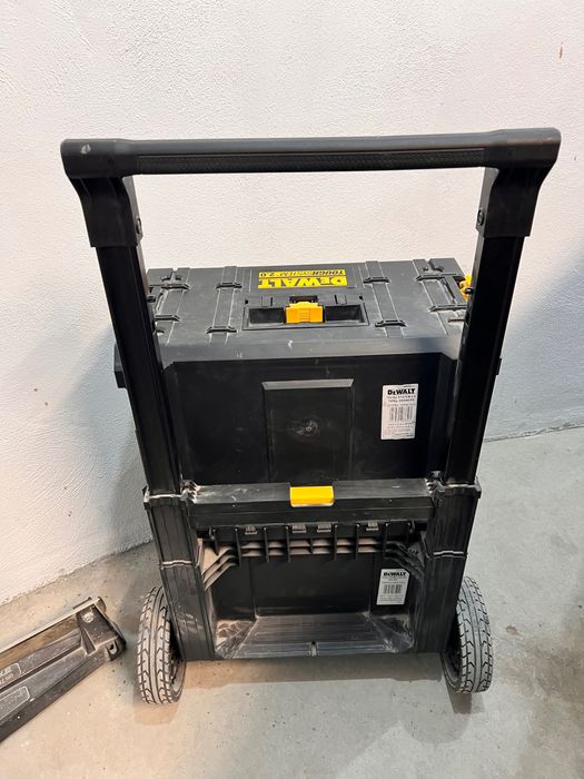 Куфар за инструменти на колела DEWALT Toughsystem