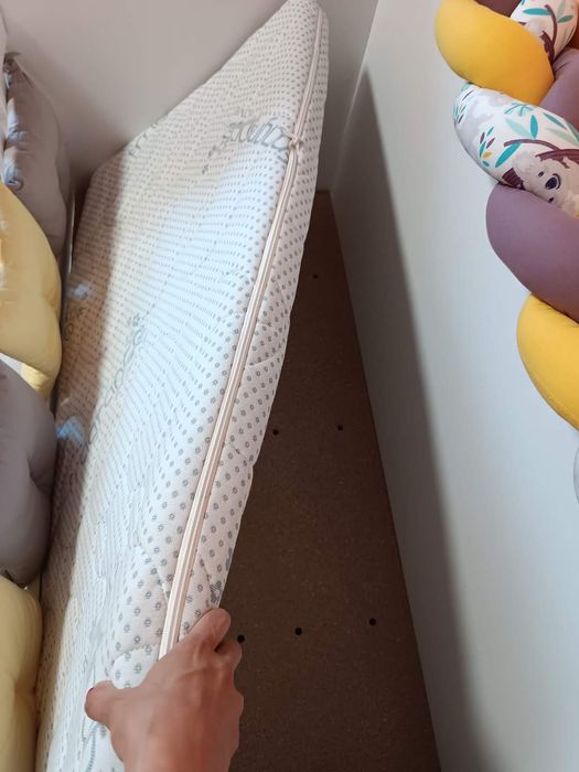 Кошара с двулицев мемори матрак с калъф за лесно изпиране + непромокае