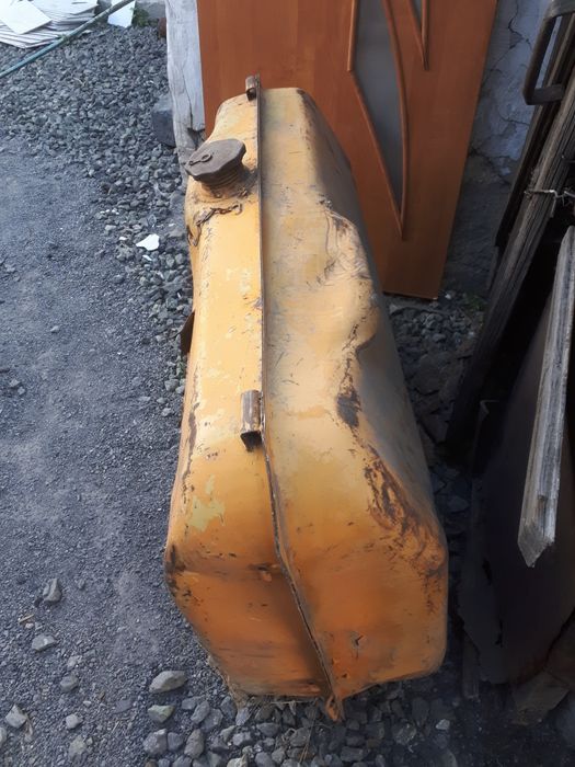 Продам бак на булдозера