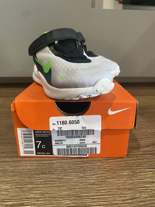 Nike Revolution 7 23.5