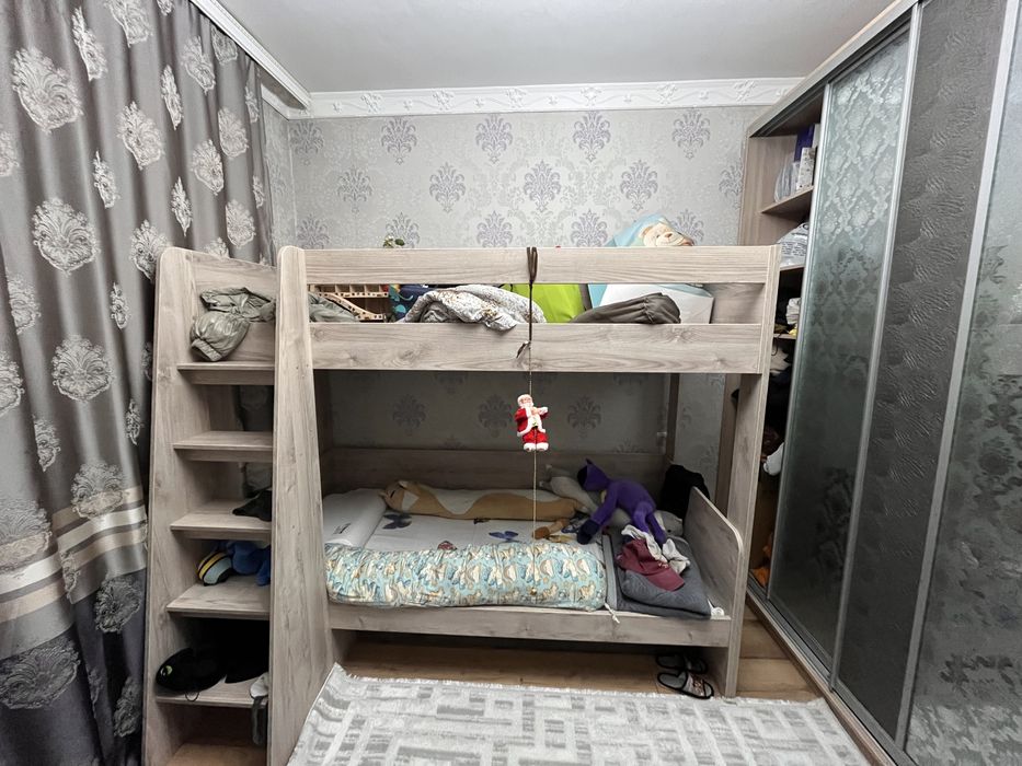 Продам двухъярусную кровать