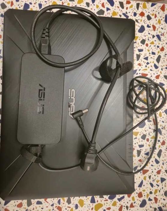 Laptop gaming ASUS TUF FX505DU | Ryzen 7 | GTX 1660 Ti | 16GB RAM | Fără SSD&HDD