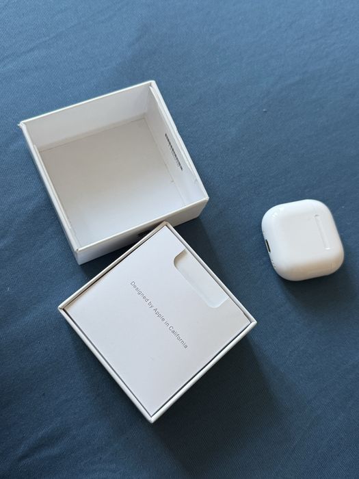 AirPods 4 в отлично състояние