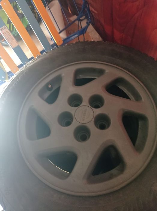 Продам диски с зимней резиной