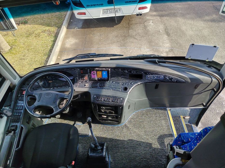 Yutong avtobus sotiladi xolati alo faqat turistda ishlab turibdi