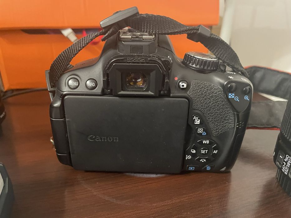 Фотоаппарат Canon EOS 650D с двумя объективами