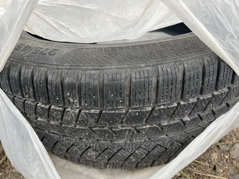 Продам зимний комплект шин Continental