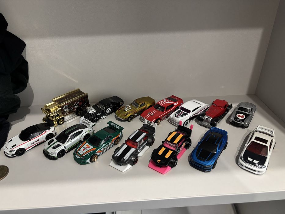 Хотвилс/хот вилс машинки распклваные