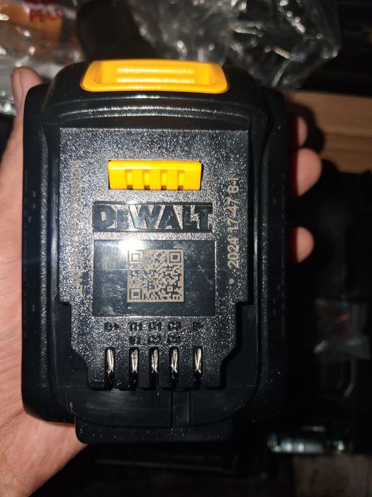 Шруповерт Dewalt  DCD 709
