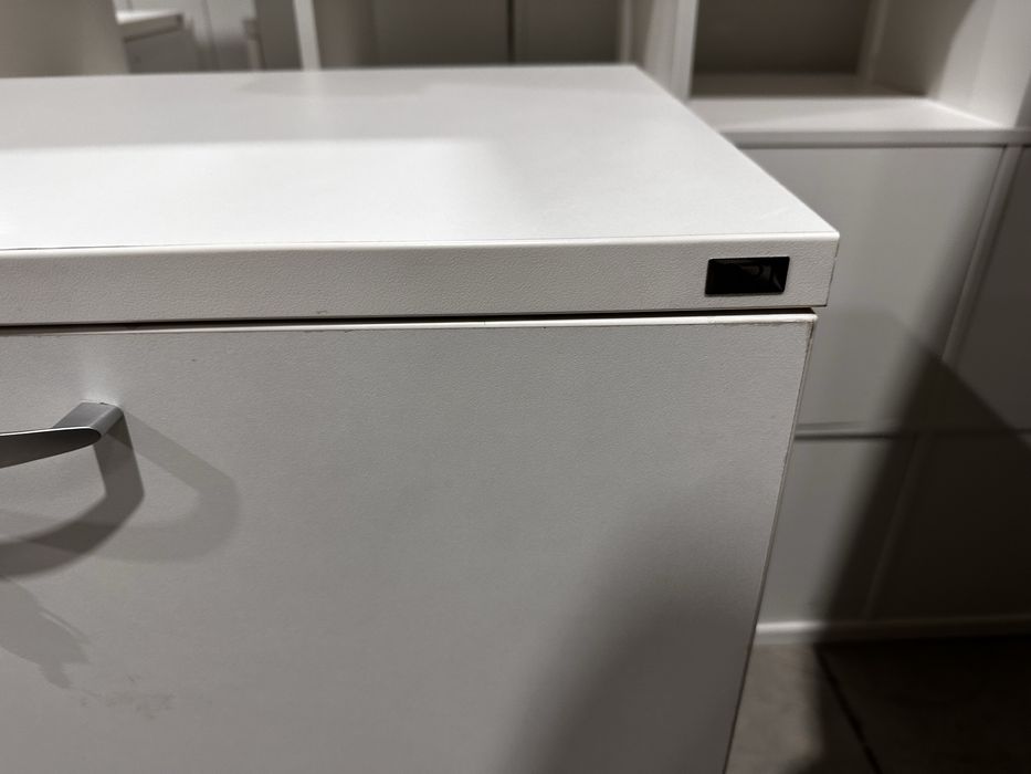 Офис шкаф ORT 80×40×82 см – заключване