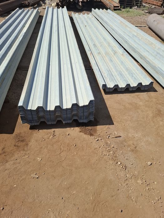 Profnastil sotiladi, holat yaxshi.