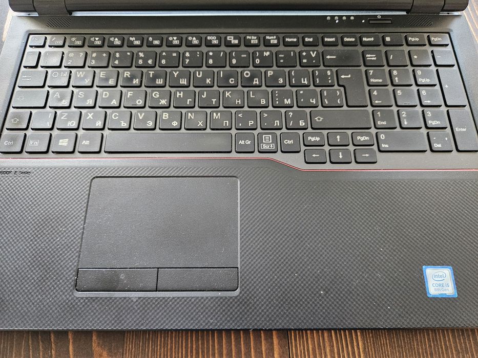 Продавам лаптоп Fujitsu LIFE Book E559, 
производител: FUJITSU COMPUTING