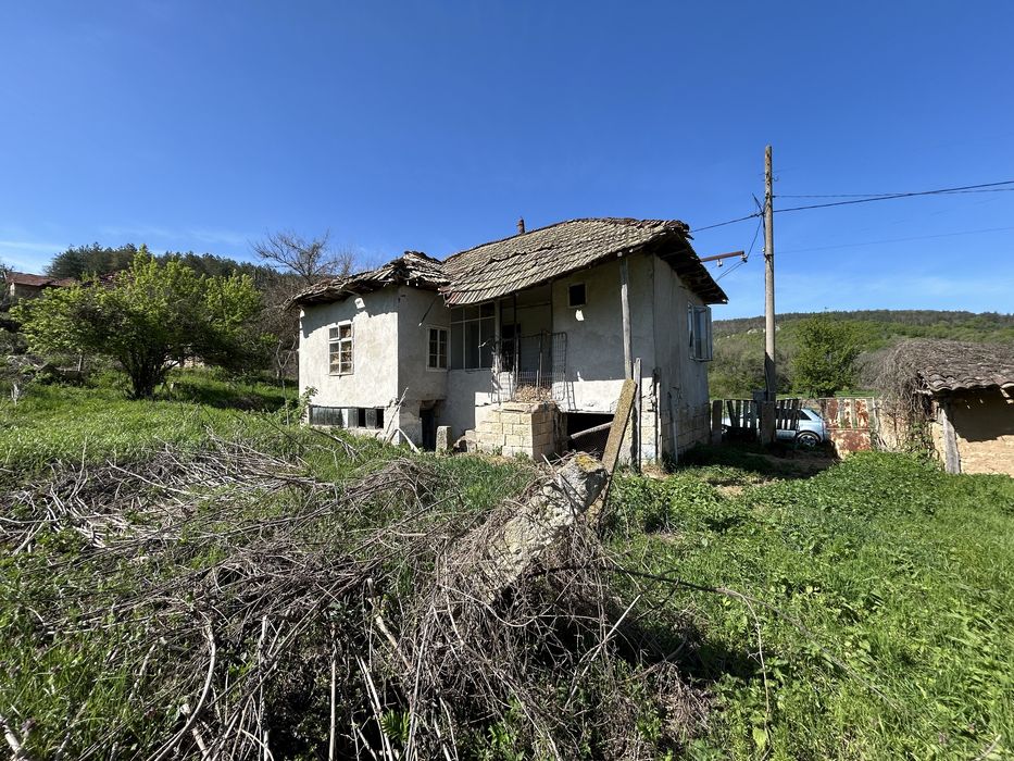 Парцел с стара къща