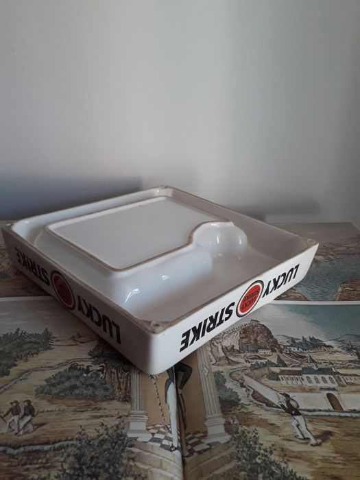 Scrumieră vintage Lucky Strike,anii 1970 (20 cm/20 cm)