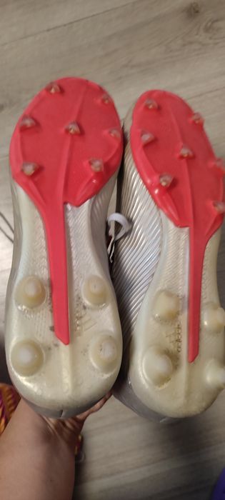 Adidas. Футболни бутонки. 48