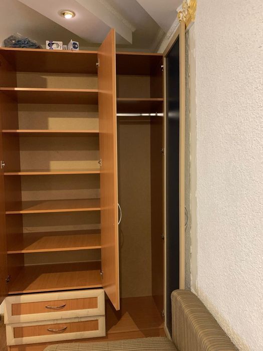 Двери диаметр 60,матрац, шифанер