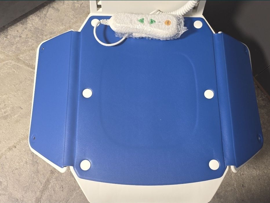 Кресло подъемник для ванны и комнаты