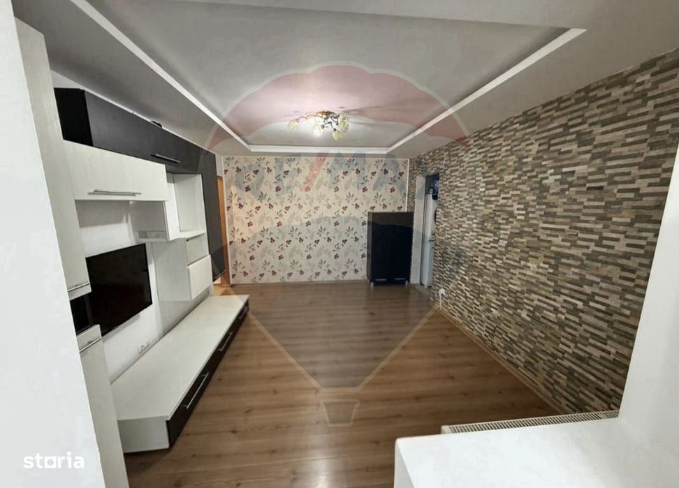 Apartament 3 camere de vânzare la preț de doua camere. Oferta ideală !