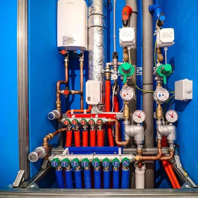 Опытные сантехники спешат на помошь!