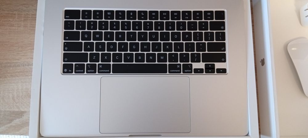 Apple Macbook Air 15" 2025, М5, 16GB RAM, 512 GB, Silver