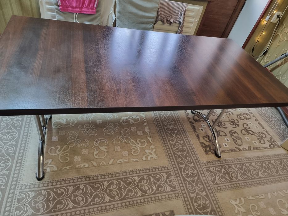 Продам стол. В идеальном состоянии