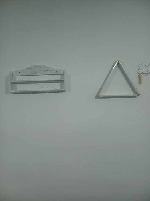 BILLIARD STOL sotiladi,FULL KOMPLEKT,3 kiy va billiard sharlari bilan