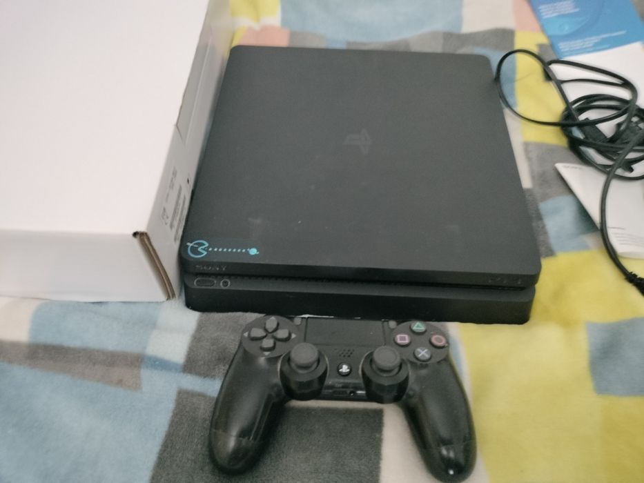 PlayStation 4 Slim
