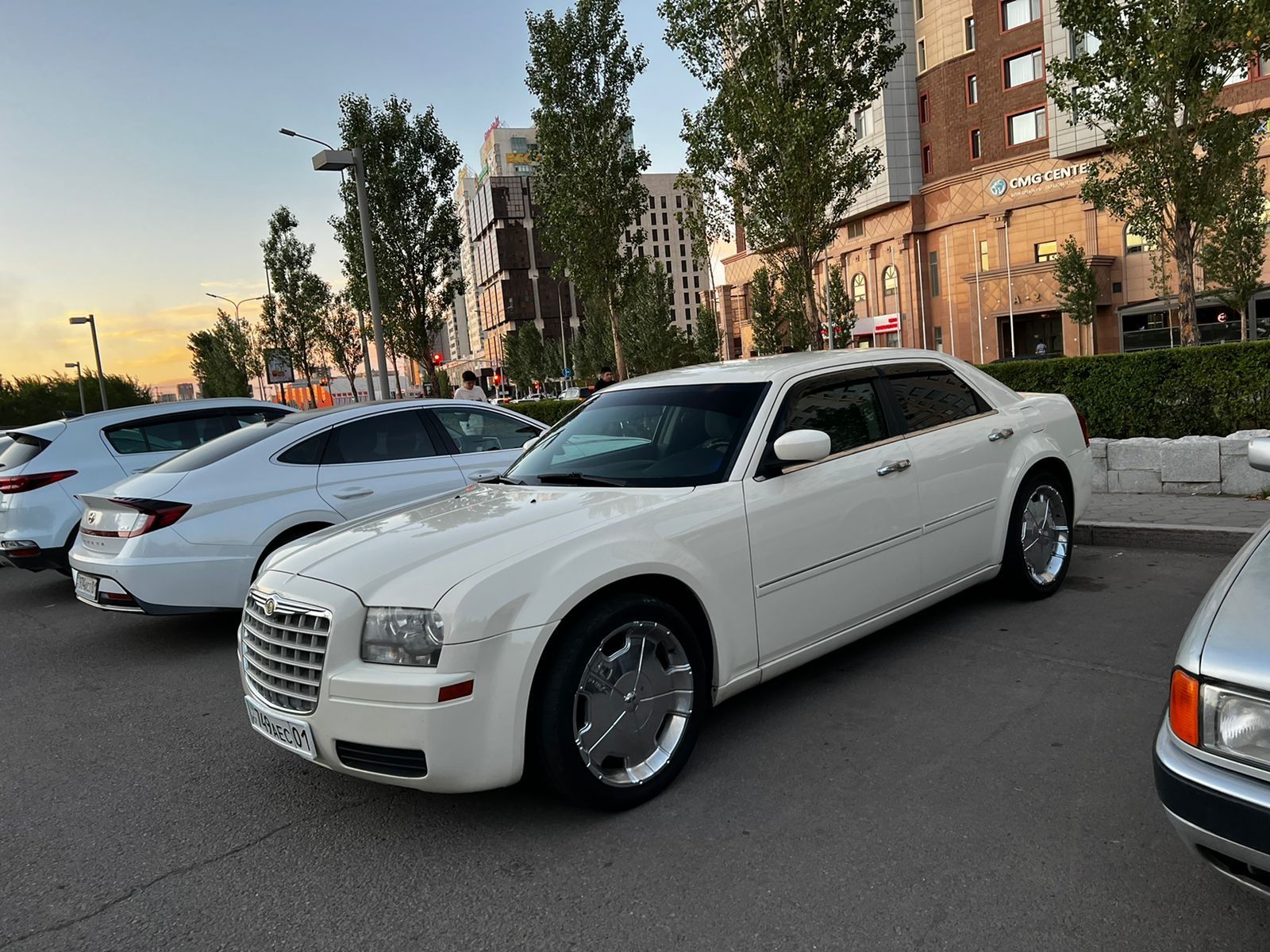 Chrysler 300C Павлодарская область цена: купить Крайслер 300C бу. Продажа  авто с фото на OLX Павлодарская область