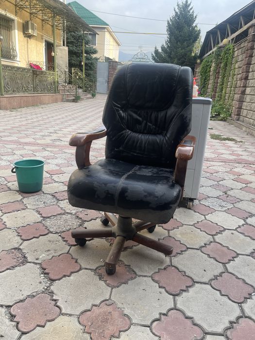 Кресло удобное черное