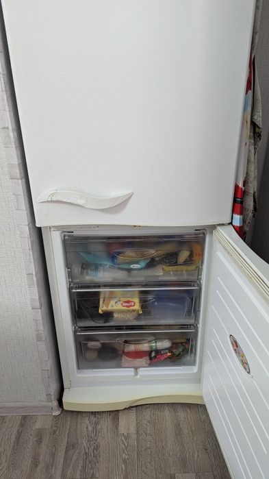 Холодильник Атлант нерабочий