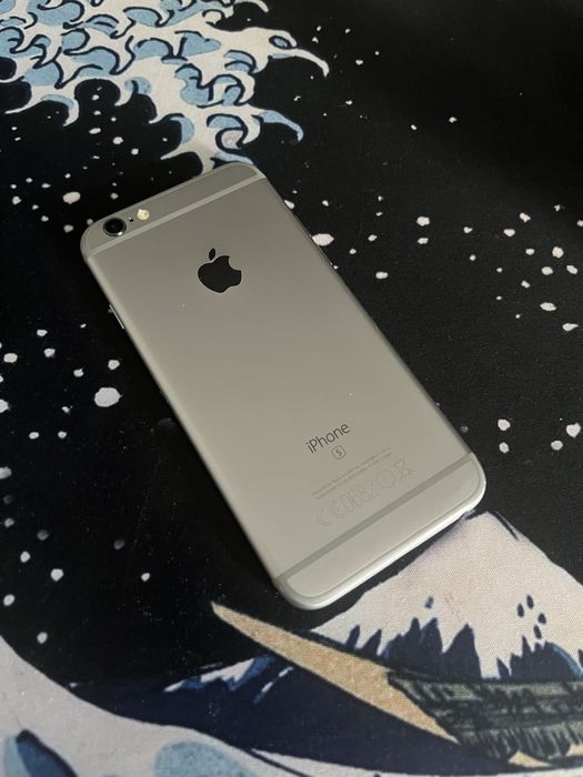 продам айфон 6s.