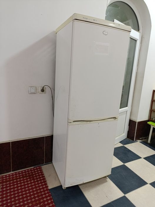 Холодильник двухкамерный