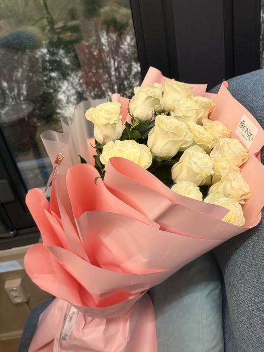 букет из длинных роз