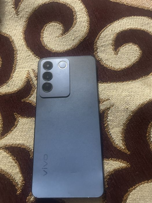 продаю vivo v27e