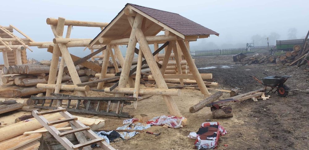 Foișoare cabane din busteni lemn rotund