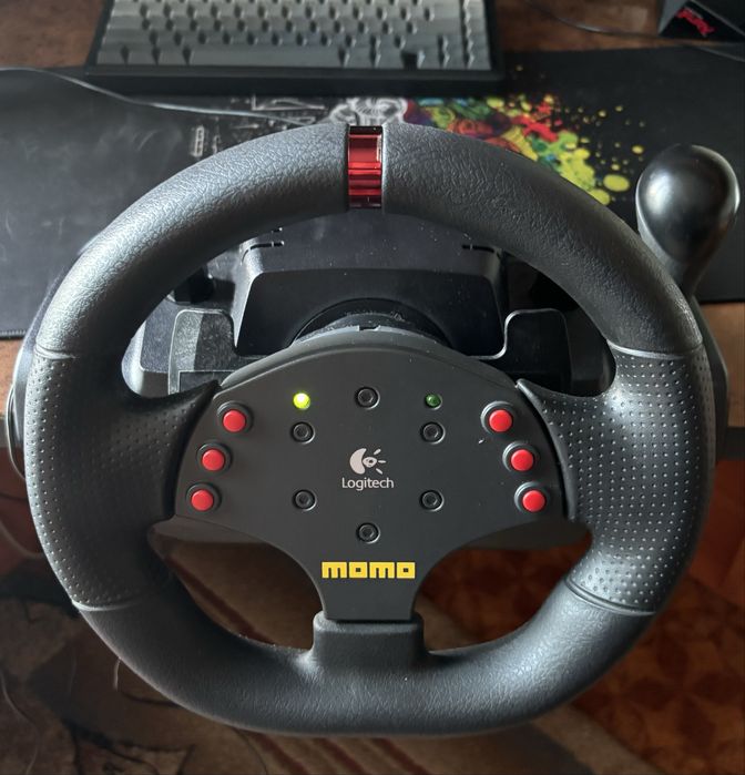 Игровой руль Logitech momo racing