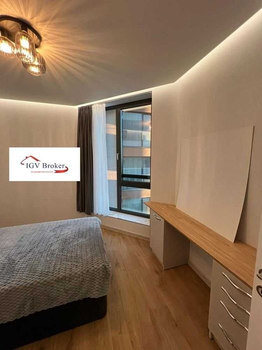 Тристаен апартамент в Кръстова вада