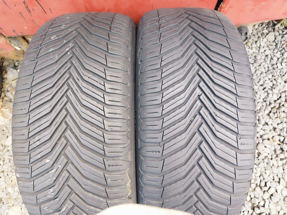 2 броя 235-45-18 Michelin CrossClimate