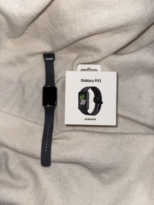 Часы Samsung Galaxy Fit3