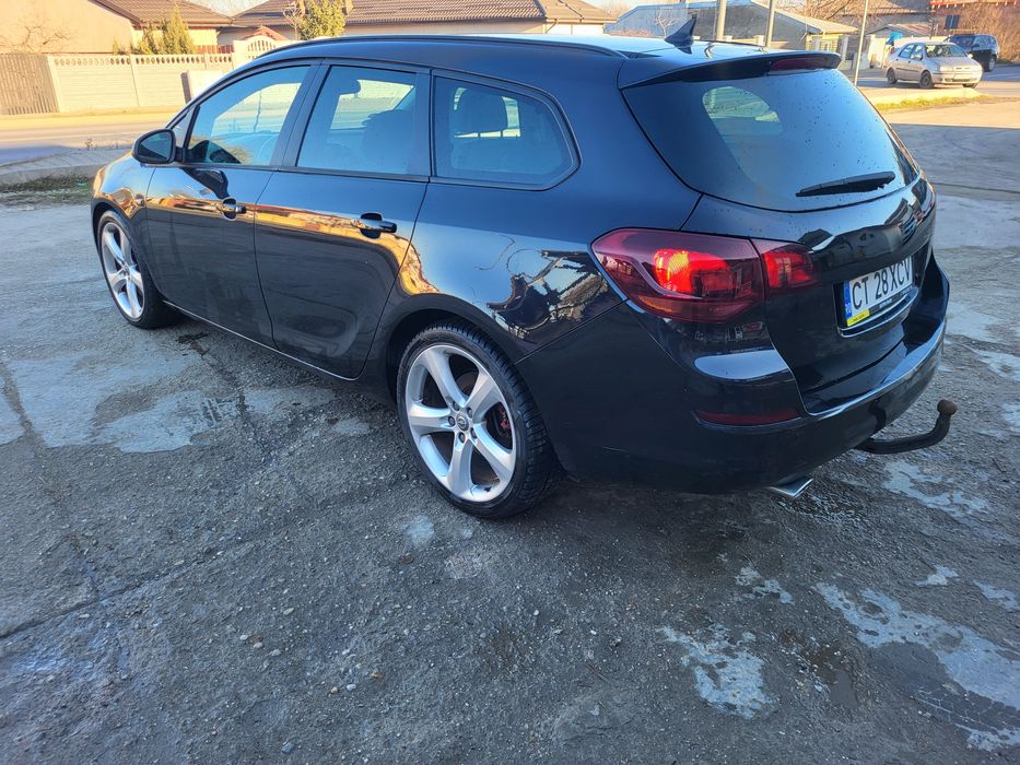 Opel astra j 2.0 diesel an 2012