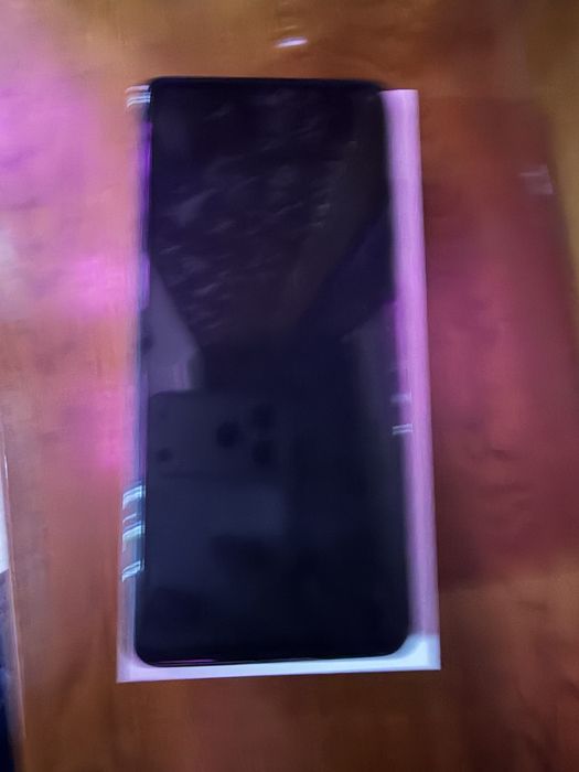 A52 blesk 128g sotiladi