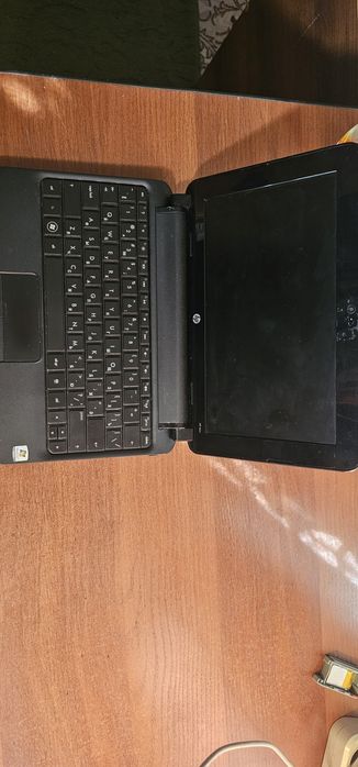 Продам рабочий ноутбук hp mini