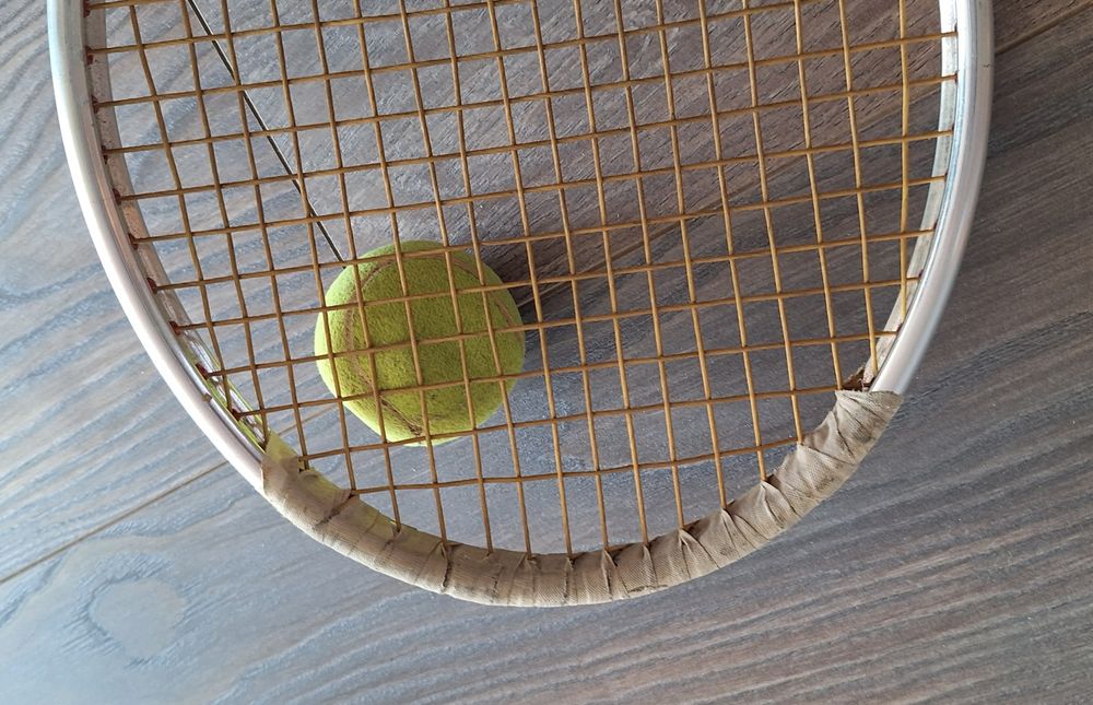 Ракета за тенис на корт