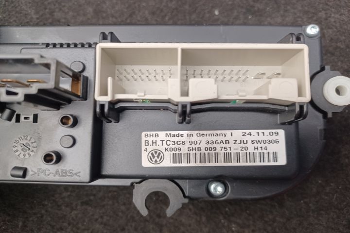 Comanda AC 3C8907336AB 5HB009751 3C8907336AB 5HB009751 Volkswagen VW