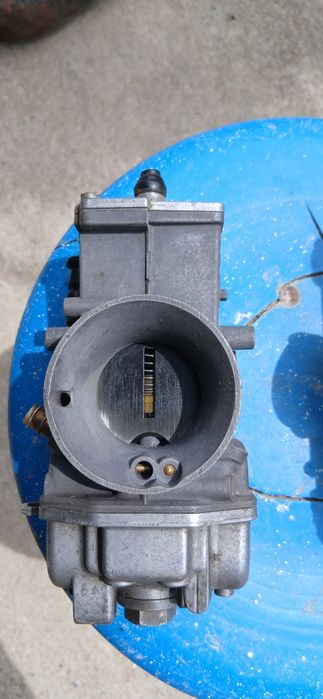 Vând carburatoare 2T